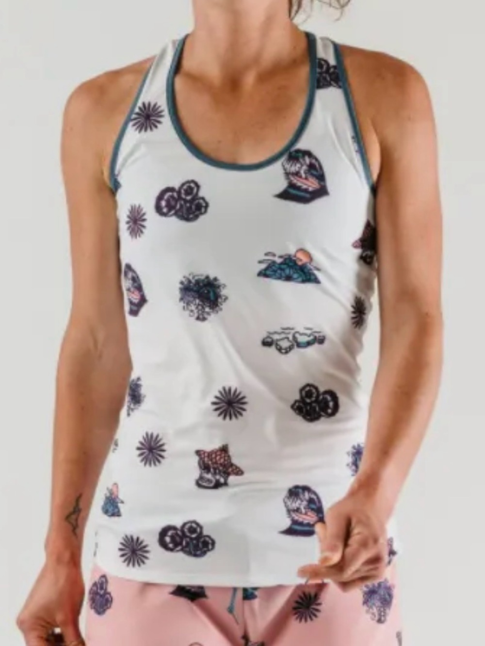 Rabbit Women's EZ Tank Calivibes print size medium